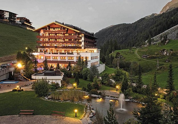Hotel Alpenhof bei Sonnenuntergang