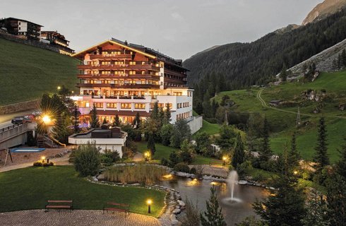 Hotel Alpenhof bei Sonnenuntergang