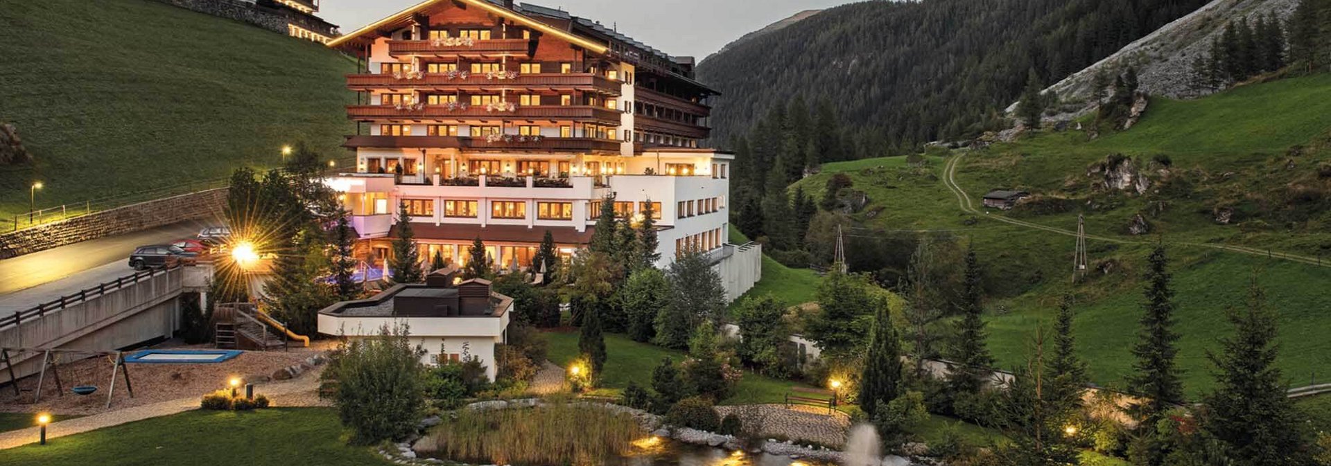 Hotel Alpenhof bei Sonnenuntergang Hotel Alpenhof bei Sonnenuntergang