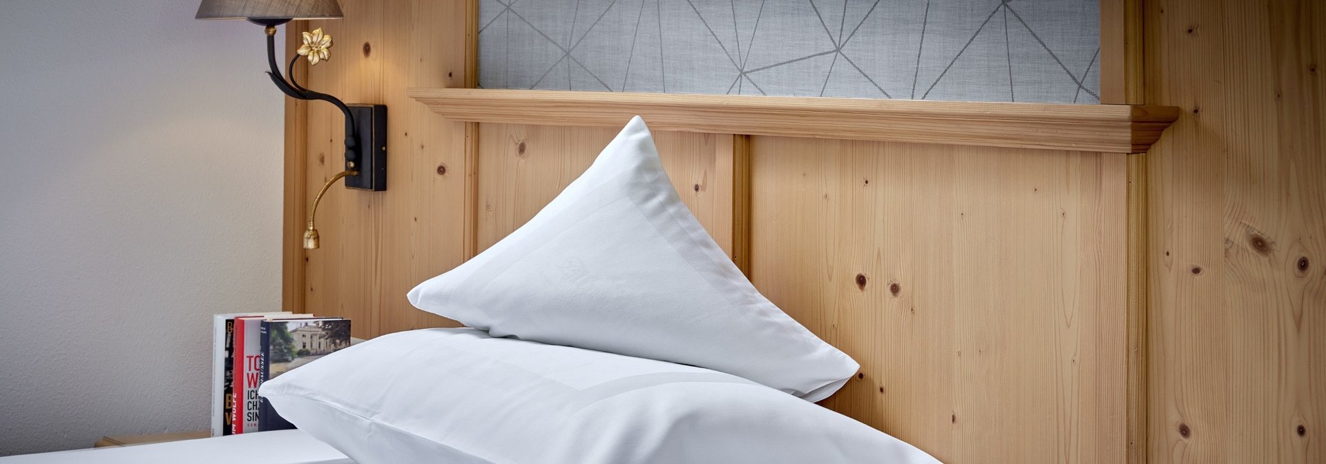 Bett Einzelzimmer Bergklee von vorne
