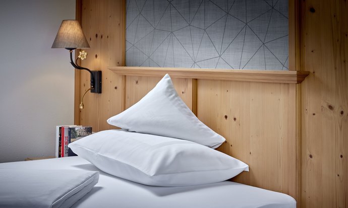 Bett Einzelzimmer Bergklee von vorne