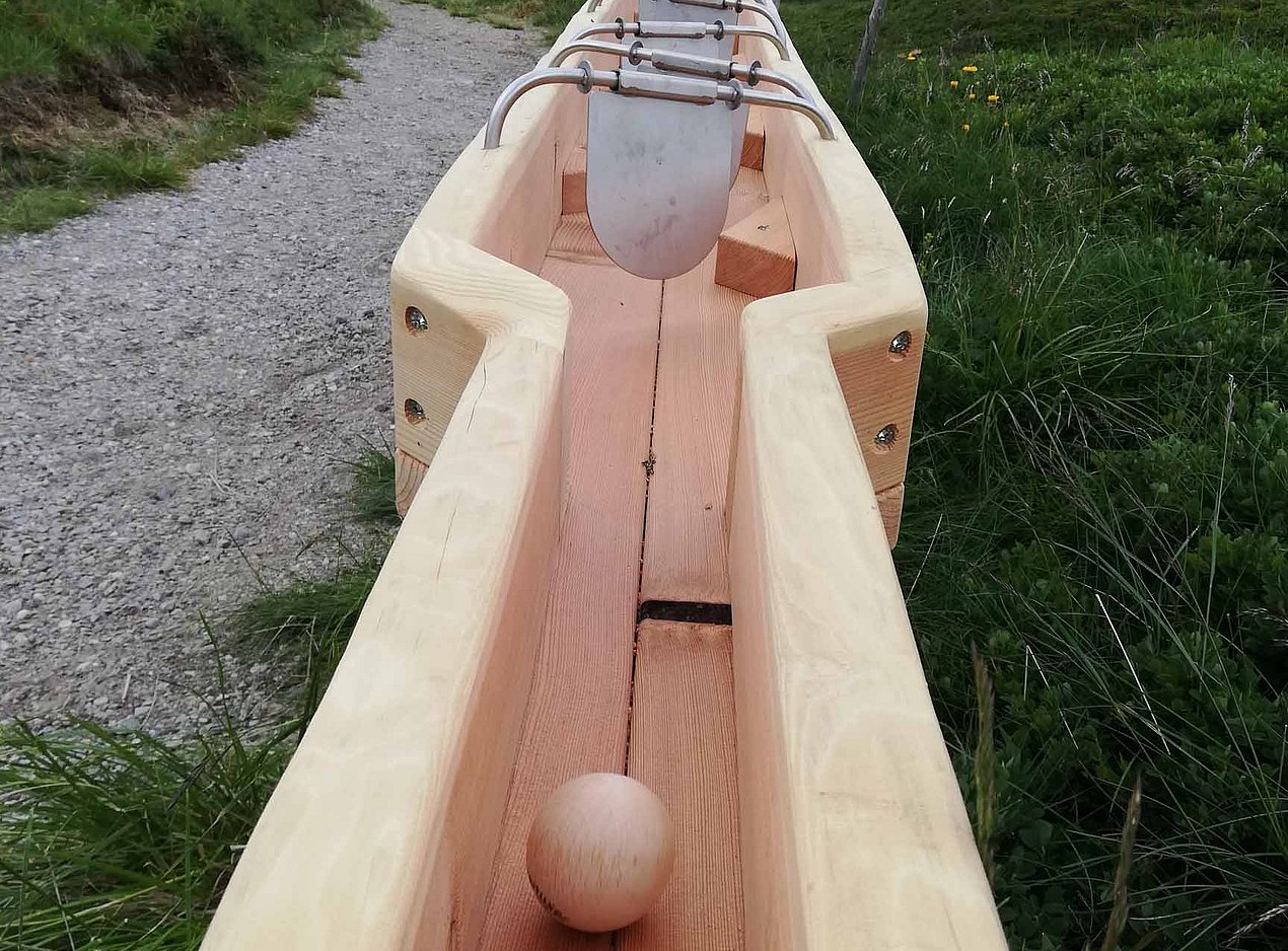 Kugelbahn aus Holz