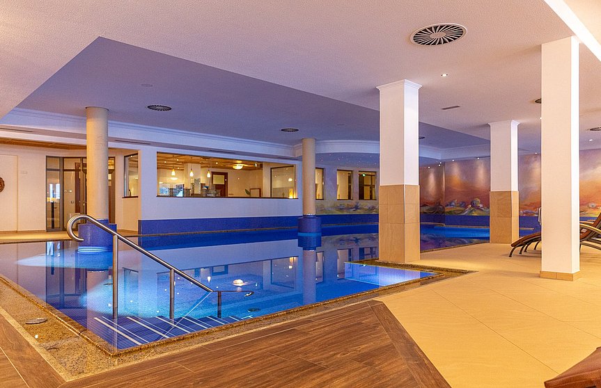 Genießen Sie den Pool im Vitalis Spa