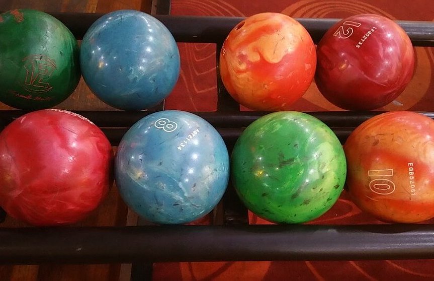 Bunte Bowlingkugeln