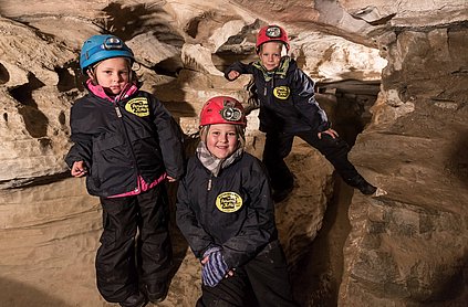 Kinder in der Spannagel Höhle