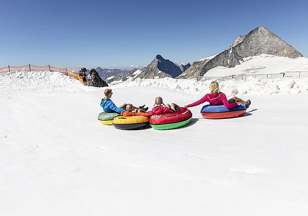 Kinder im Gletscherflohpark