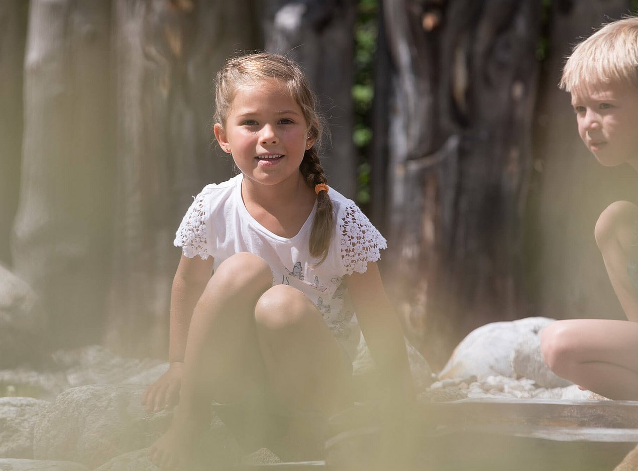 Kinder am Alpengarten Spielplatz