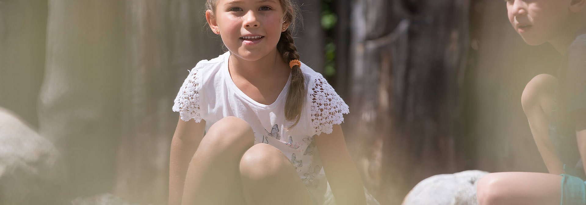 Kinder am Alpengarten Spielplatz Kinder am Alpengarten Spielplatz